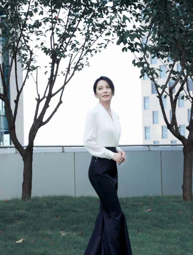 原创娱乐圈的半老徐娘蜂腰翘臀大长腿这9位女星越老越有韵味