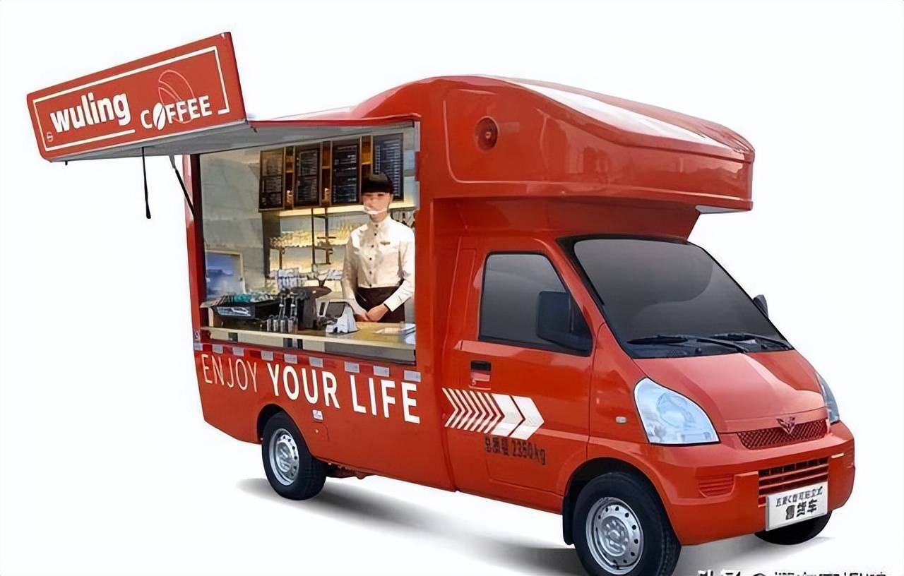 五菱推出可站立式售货车适合服装餐饮和百货油耗67l