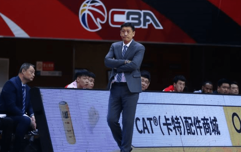 重用52岁名帅,负责夏训,邀请外教辅助杜锋_王怀玉_教练_训练