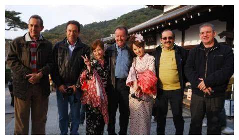 从明治到二战,日本仅次于皇族的阶层:华族是如何出现与消失的?