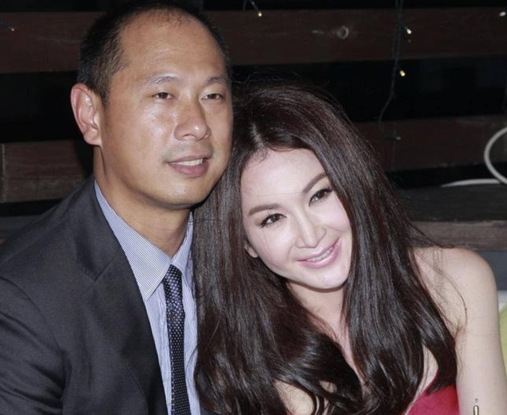 原创最美妲己温碧霞嫁名门之后无生育与丈夫收养孤儿做儿子