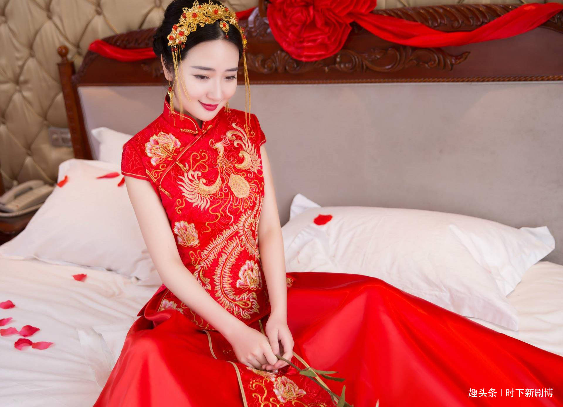 原创抖音排骨新娘走红撑不起婚纱肩带网友表示这么瘦养不了