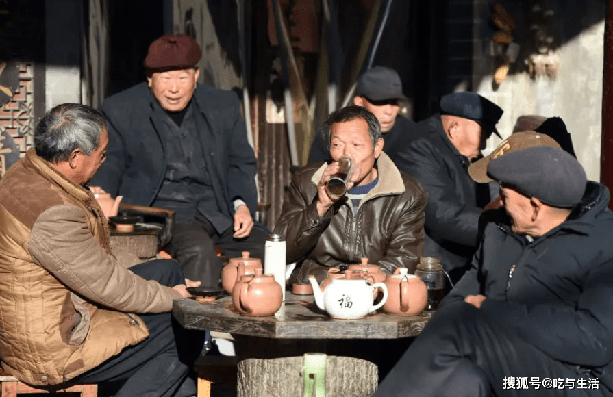 中老年人喝茶,牢记3喝3不喝,都是前人总结的经验,看你喝对没_王大爷