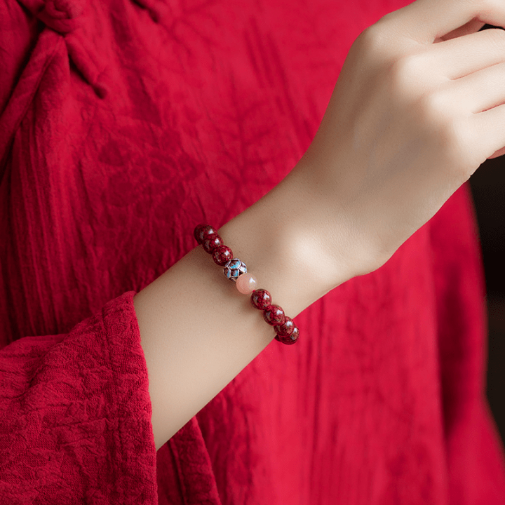 佩戴朱砂的禁忌是什么 小孩子和孕妇可以佩戴吗_功效_阳气_建议