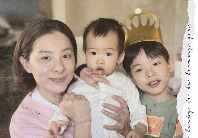 刘璇晒一家四口合影为儿子庆生,6岁赳赳像妈妈,1岁妹妹像爸爸_孩子