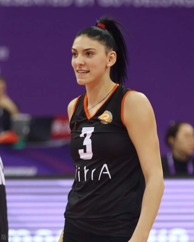 博斯科维奇18分锁定欧冠资格,3局落后均逆袭打出3-0_萨奇_主攻_航空