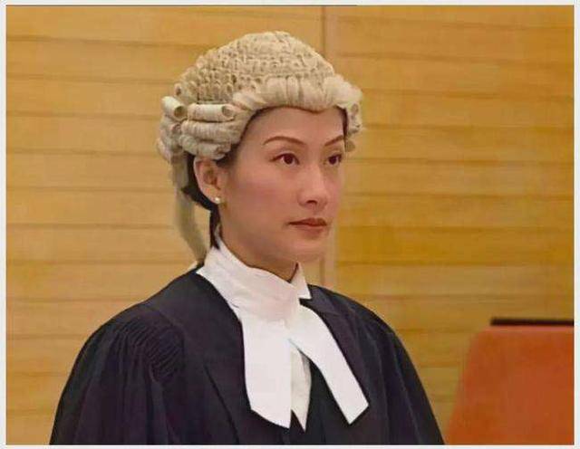 很多女孩因为她去考律师法医:陈慧珊自己就是精英女性代表_聂宝言