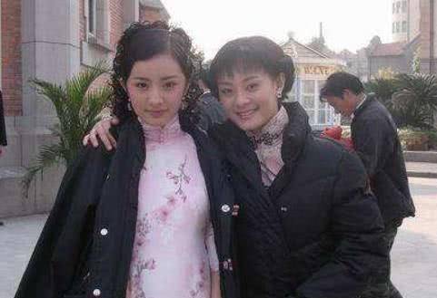 2003年,17岁杨幂拿到人生中真正意义上的第一个剧本--《红粉世家》