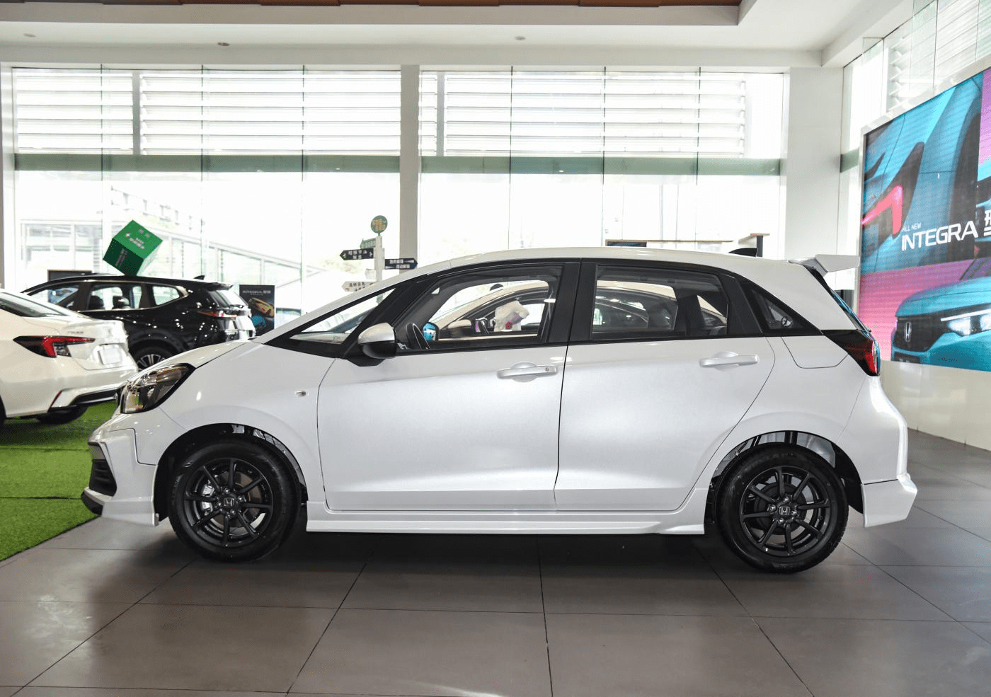 本田飞度推出官方改装版搭载专属运动套件可惜没有手动挡