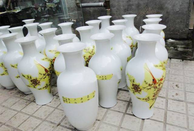 学会这七招,一眼分辨手绘瓷与贴花瓷!_瓷器_图案_作品