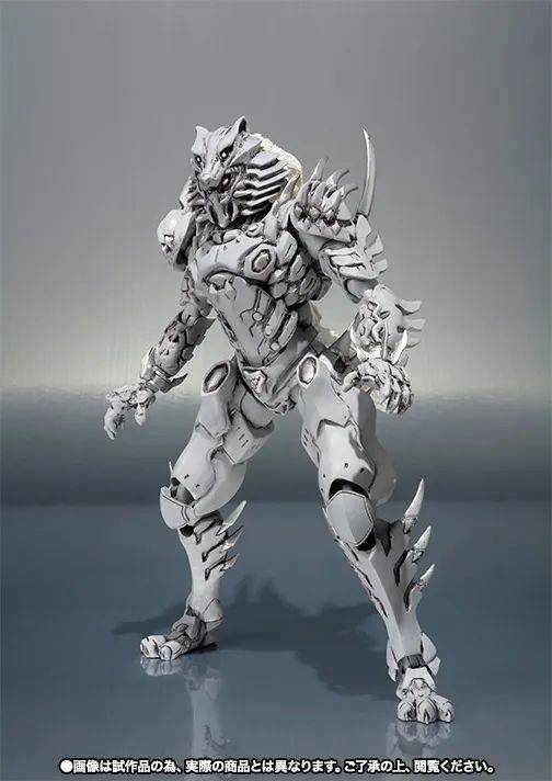 接着就是巧爷变身的狼俄尔以诺了,发售的时候也是附带了其的解放腿