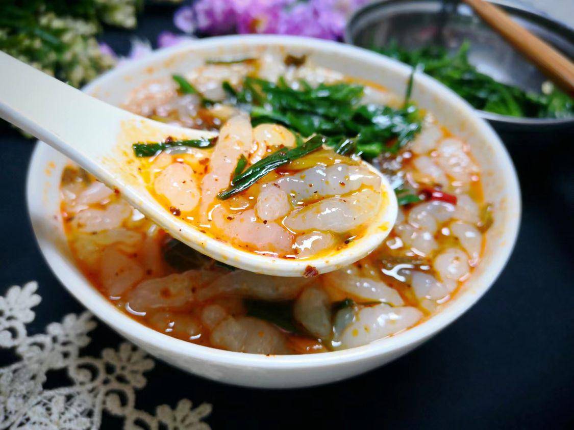 今天小面姨给大家分享一道"浆水漏鱼"的美食做法.