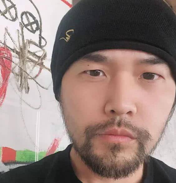 原创周杰伦自曝年轻时留过懒羊羊同款发型看到昔日旧照颜值巅峰