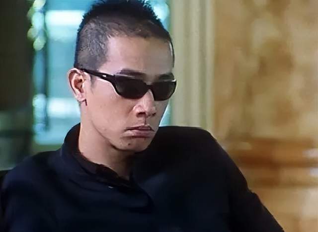 近一年连演4部网大,获封"烂片之王",陈小春也有中年危机了_剧情_剧本