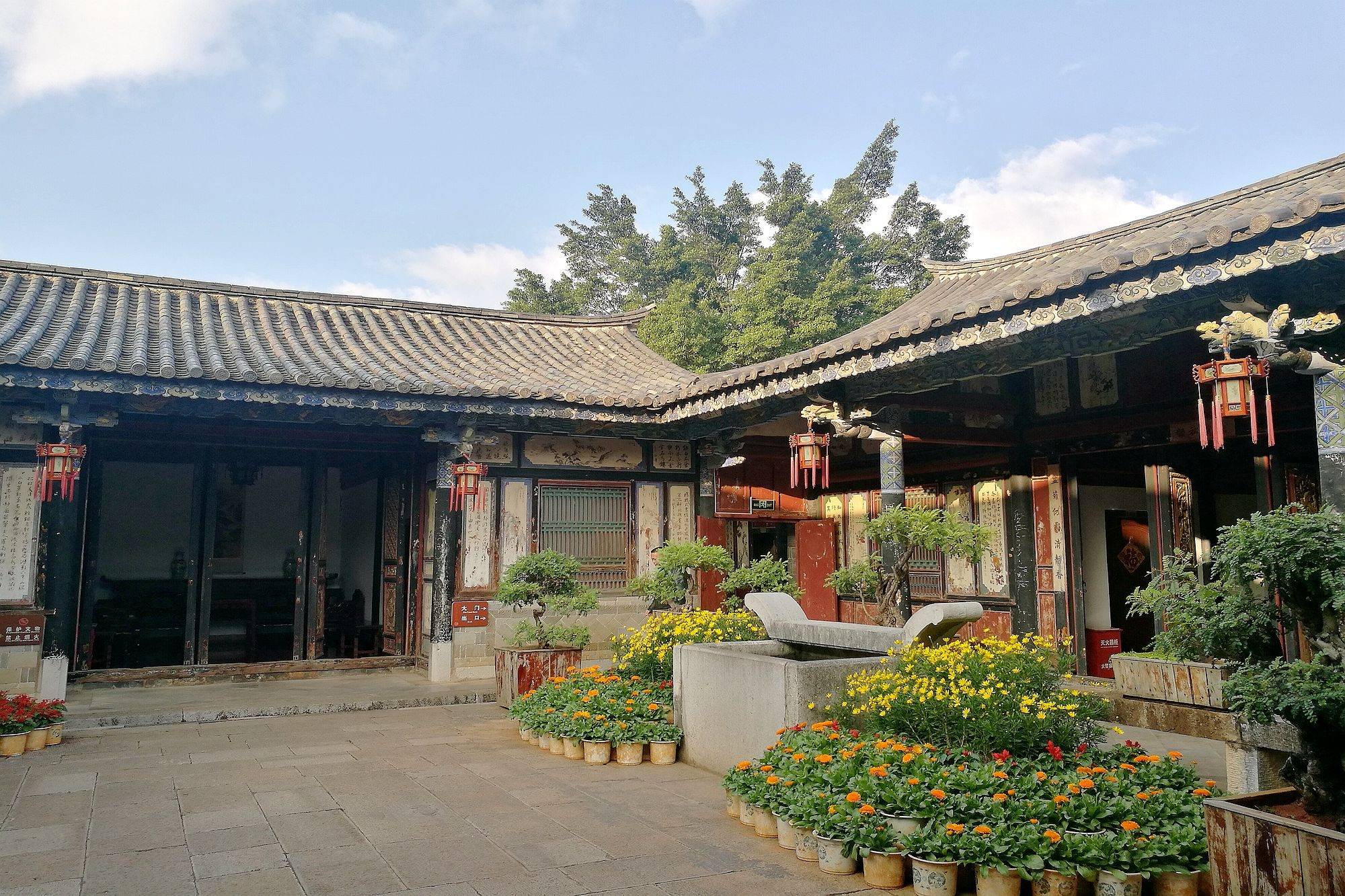 云南建水有一座朱家花园面积有2万多平方米堪称滇南大观园