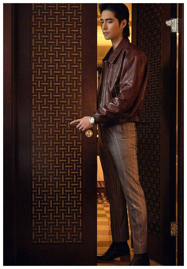 原创总算穿对衣服了阿云嘎一身运动装简约帅气身材比例堪比模特