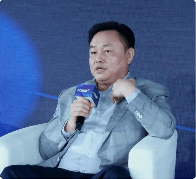 张志铭:中专毕业给国美创始人黄光裕开车,却凭出众颜值迎娶娇妻