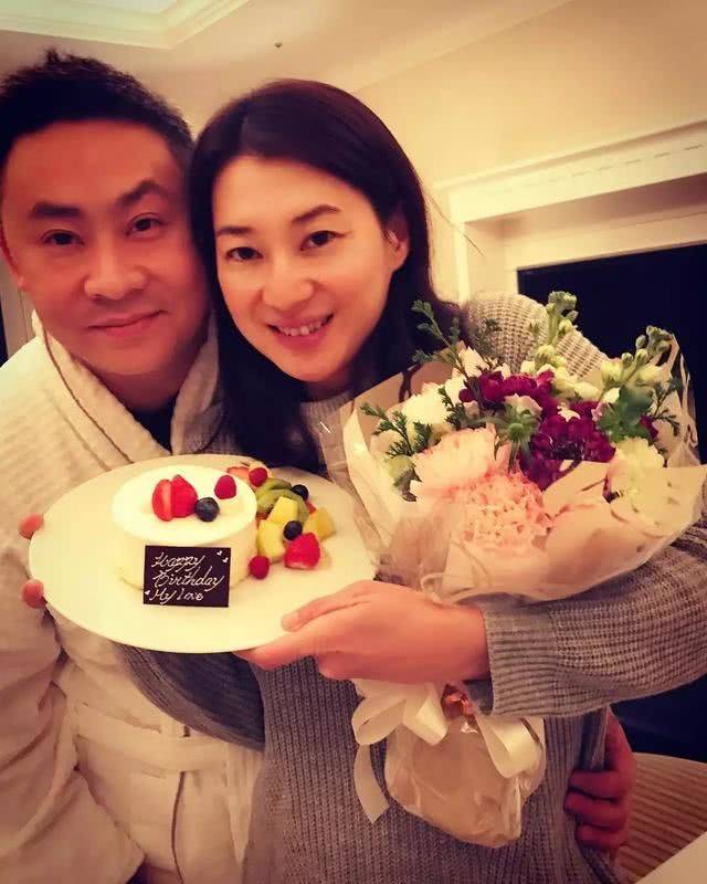 陈伶俐还为丈夫生下一子,在夫家地位也是迅速提升,加上对从商更有兴趣