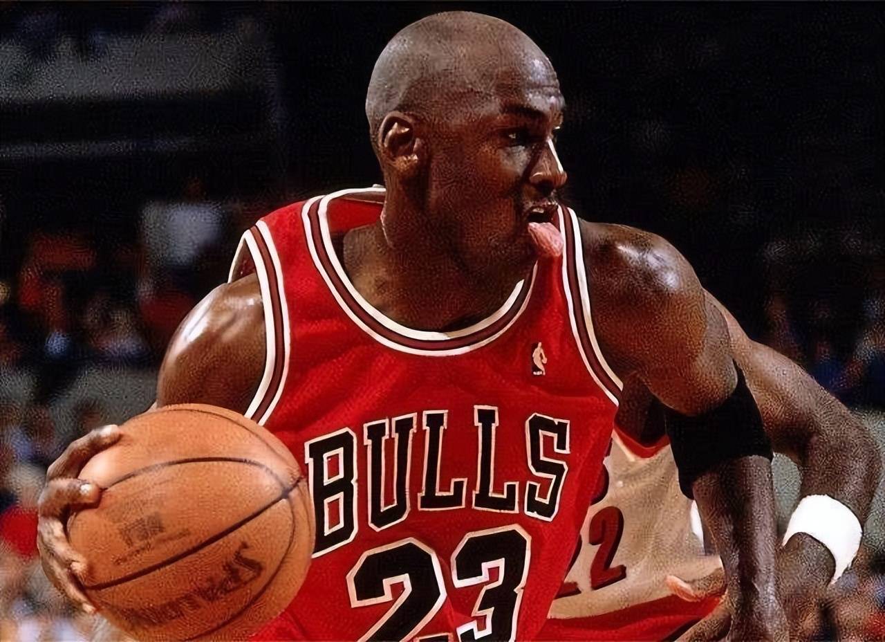 原创nba球星有哪些另类习惯詹姆斯纳什喜欢手指特里太奇葩