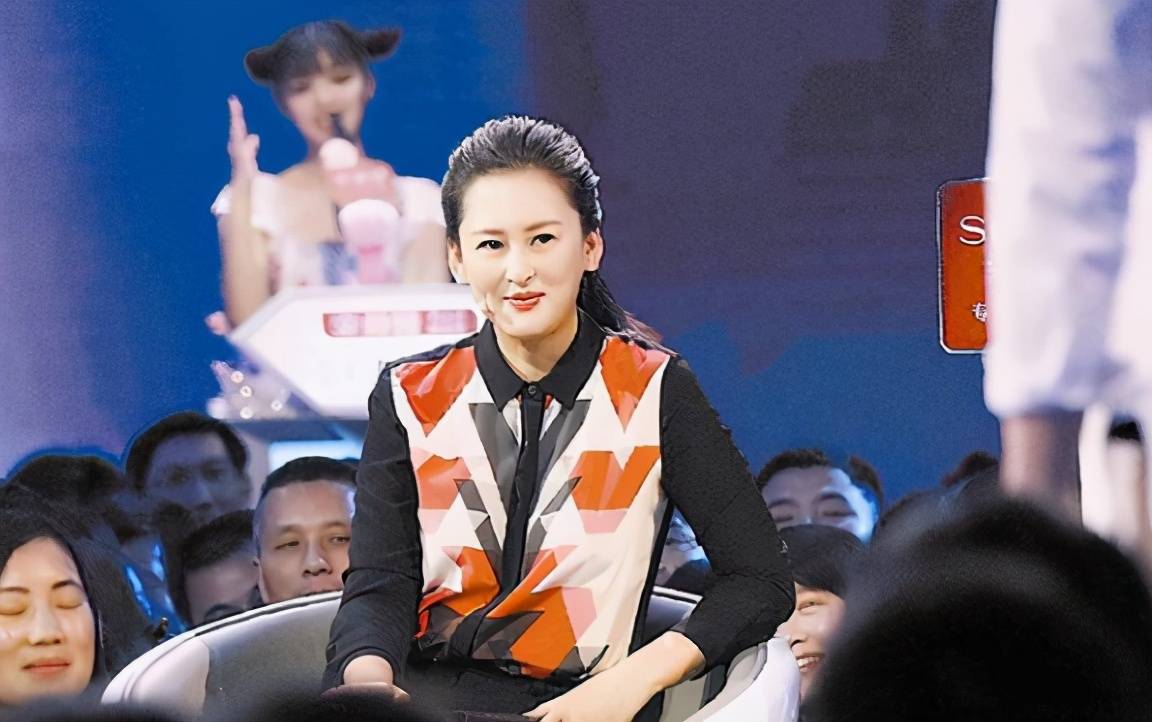 《非诚勿扰》女神导师,自己婚姻破裂上台指导别人,网友:您配吗_黄澜