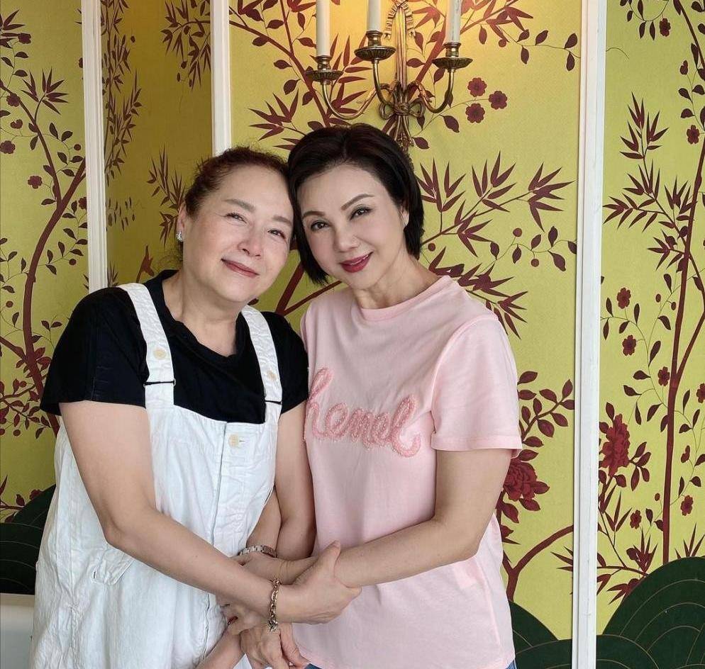 万梓良前妻近照罕曝光!身形壮硕皮肤超白,女儿留寸头打扮似男人_恬妞_