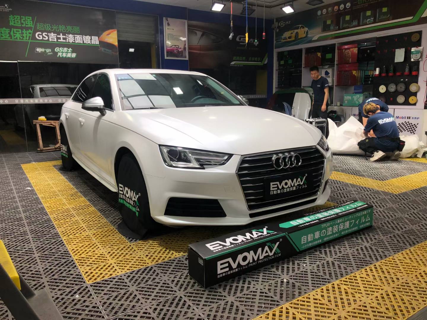 电光金属白 #易玛车膜改色 #奥迪完工后整体效果呈现出极致奢华质 ..