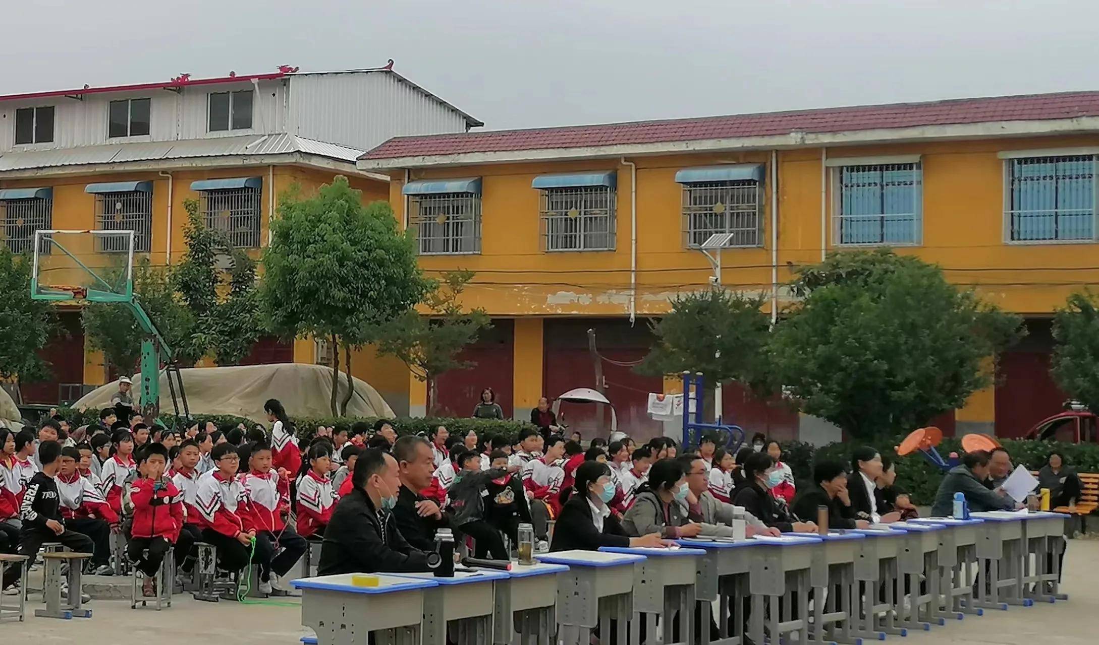 绳舞飞扬跳出精彩邓州市九龙镇陈岗小学举行花样跳绳比赛