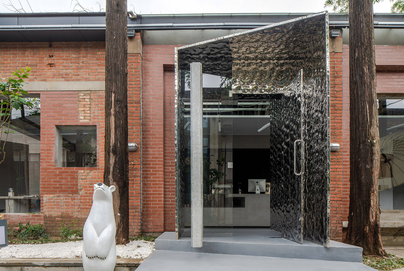 江苏淮安·“芷麦”甜品咖啡店 / SIM