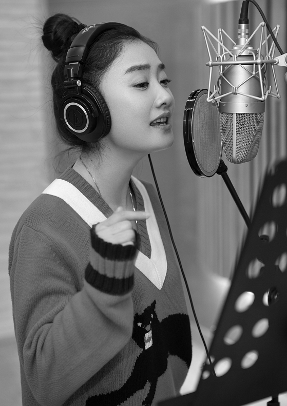 凤凰传奇杨魏玲花:台上"老气",台下"时尚",颜值不输女明星_风格_气质