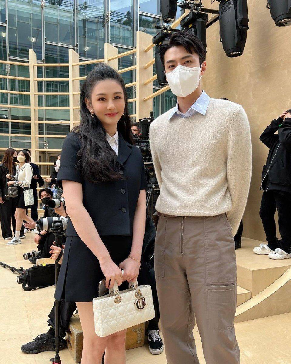 邱淑贞女儿沈月否认韩国出道,表示:享受现在爸妈的宝贝时间_张天天