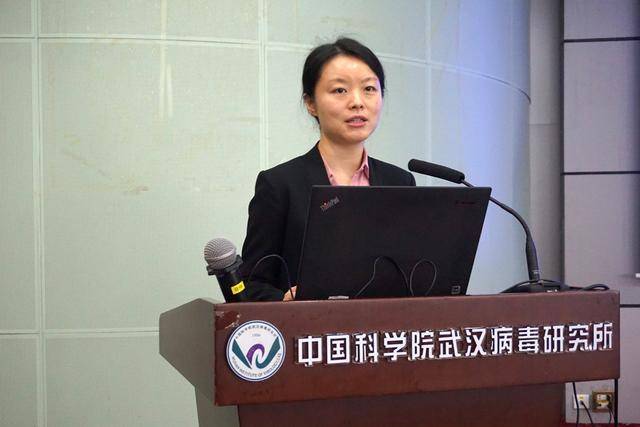 舒红兵卸任武大副校长寒门出身44岁当院士妻子貌美如花