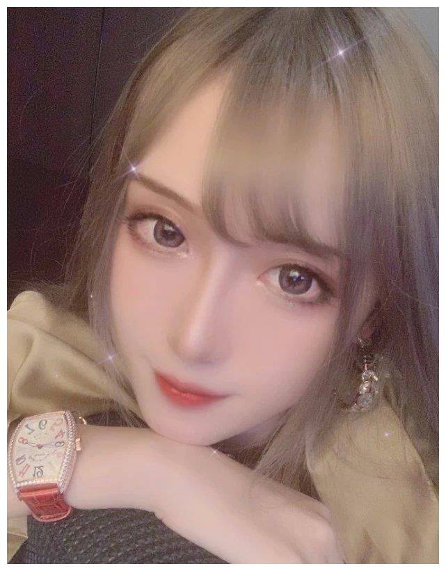 千变女王腐团儿也对黑丝下手,穿到能透光,腿还细成电棍_穿着_黑纱_cos