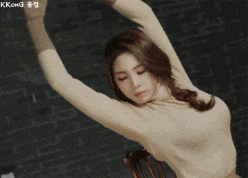 原创
搞笑GIF趣图:这汽车也太薄了吧,连个摩托都不如