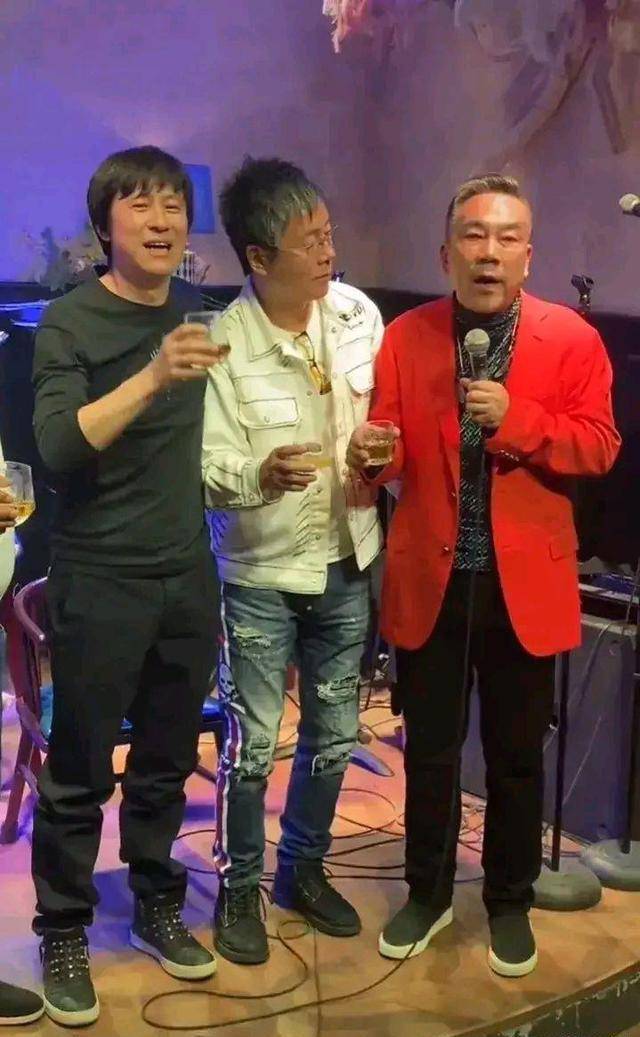 原创解晓东现身天津和杨议李勇同框出镜共叙昔日友情