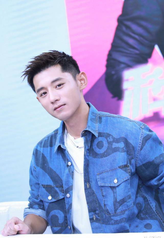 1988年出生的张继科,今年已经33岁了,的确到了该成家的年龄,不过,感情