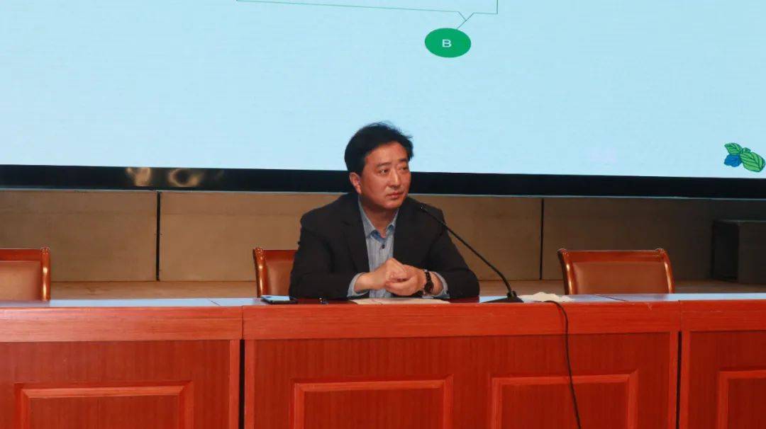 盐城中学高一年级举行期中表彰大会_王乃宁_同学_进行