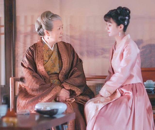 她曾被张艺谋说"红不了",却在74岁被赵丽颖带火了_曹翠芬_机会_因为