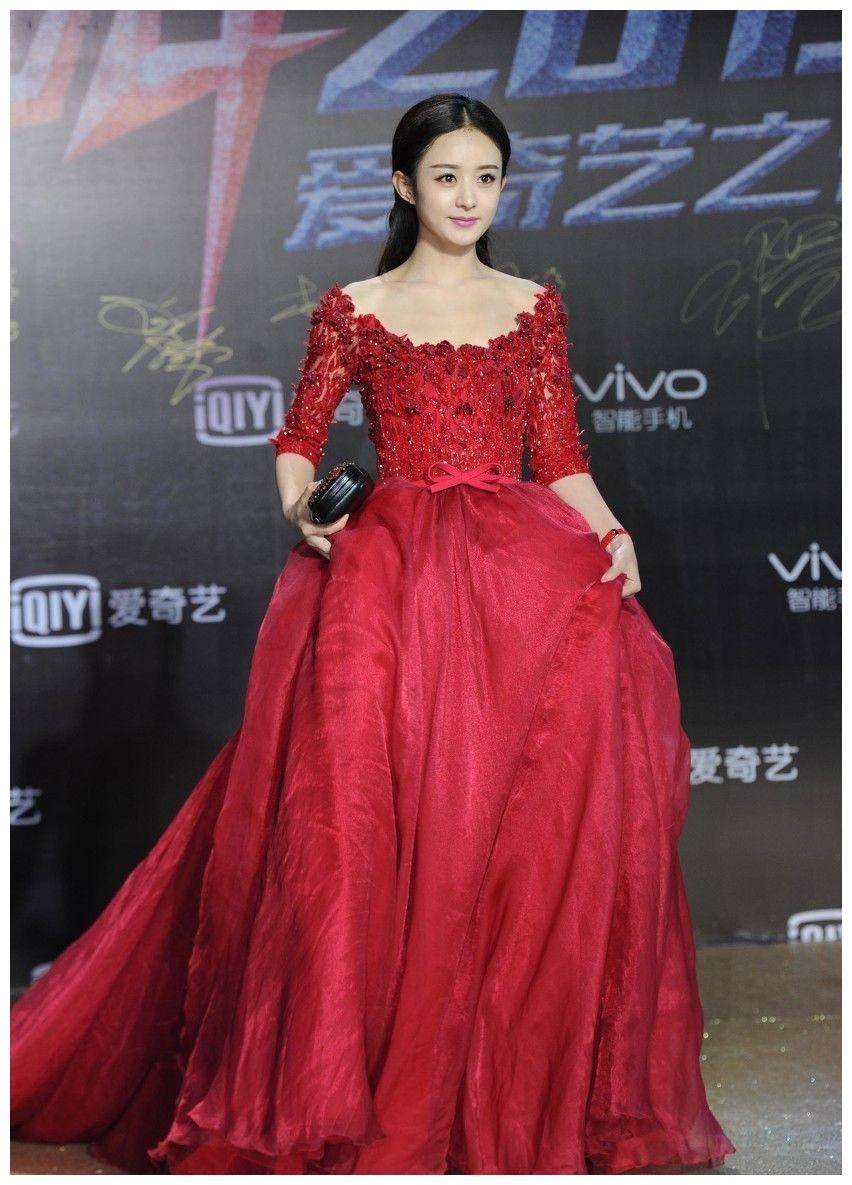 原创赵丽颖产后复出接广告大片事业迎来高潮一袭红裙美得惊艳