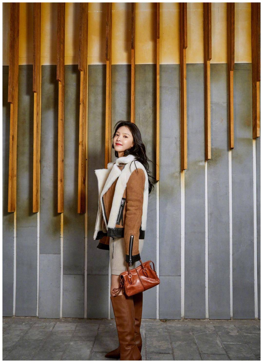 原创刚爆火就宣布结婚许光汉官宣新电影与章若楠合作好养眼