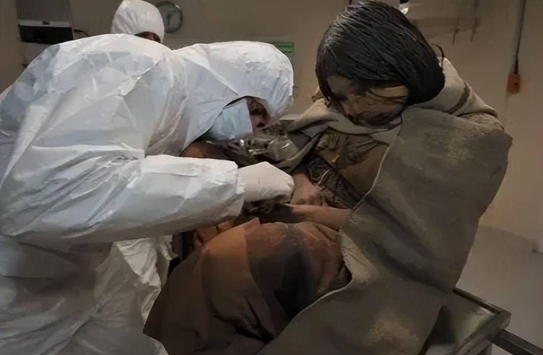 可是,小女孩遗体内病毒的发现,给人类敲响了一个警钟,那就是全球气候