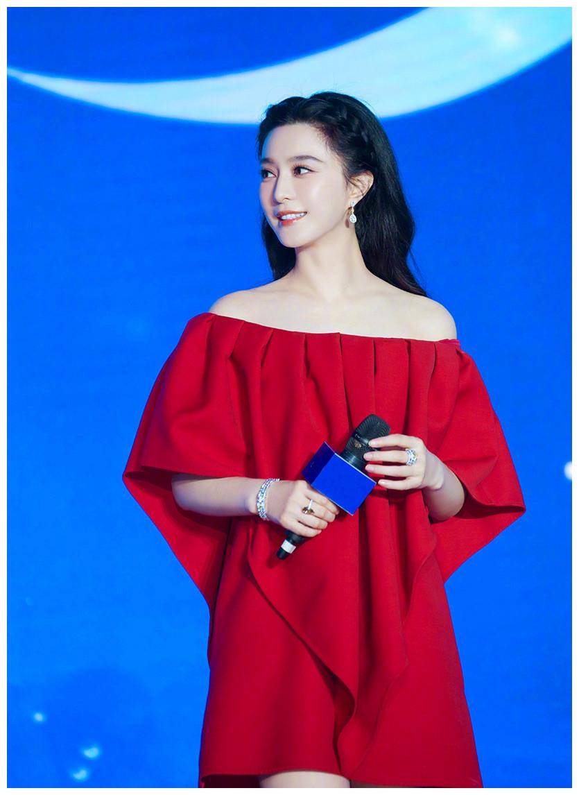原创范冰冰38岁了还要扮嫩全身就穿一抹红裙重新美回20岁
