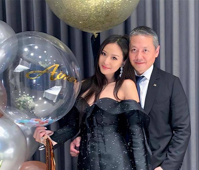 还获得了陶喆太太江佩蓉的大赞,江佩蓉在底下留言评论说"儿子超帅女儿