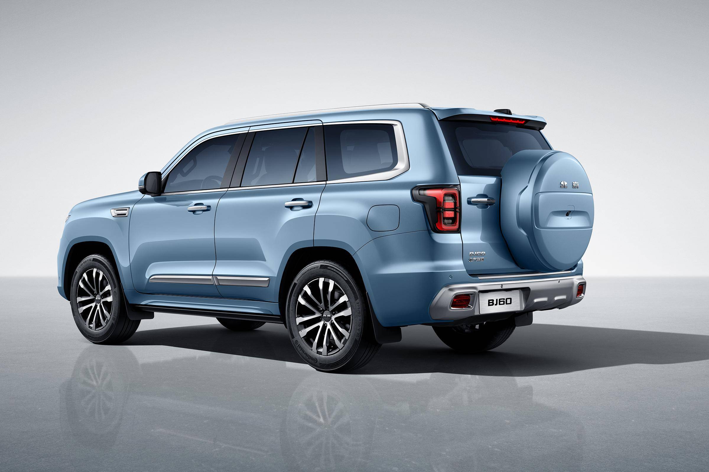 老牌越野终于发起反击北京bj60官图发布剑指坦克500