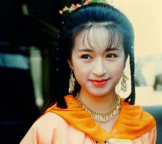 被称为tvb最美艺人，银河十星之一，曾经的古装剧让多少人心动