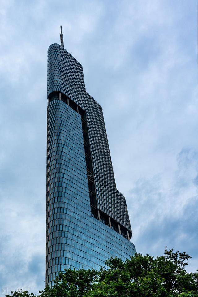 紫峰大厦多高图片