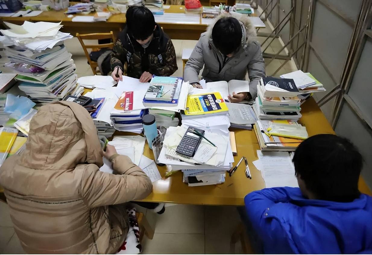 大学生考研前vs考研后,研二学姐真实吐槽,内卷还是很严重的_女生_时间