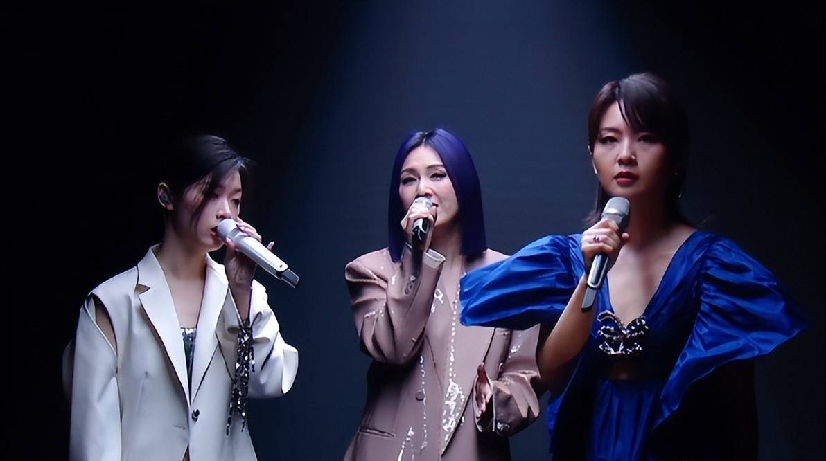 原创周笔畅单依纯无瑕疵合唱高山低谷杨千嬅逃不过年龄梗