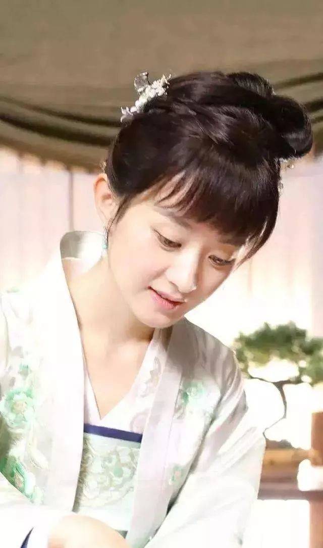原创细数赵丽颖出道后的古装发型丫鬟造型乖巧花千骨男装最可爱