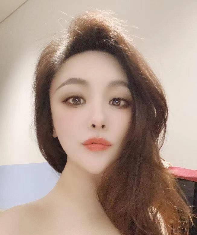 沈腾姐姐照片曝光,少女感十足,网友调侃:父母太会培养了_沈娜_生活_女