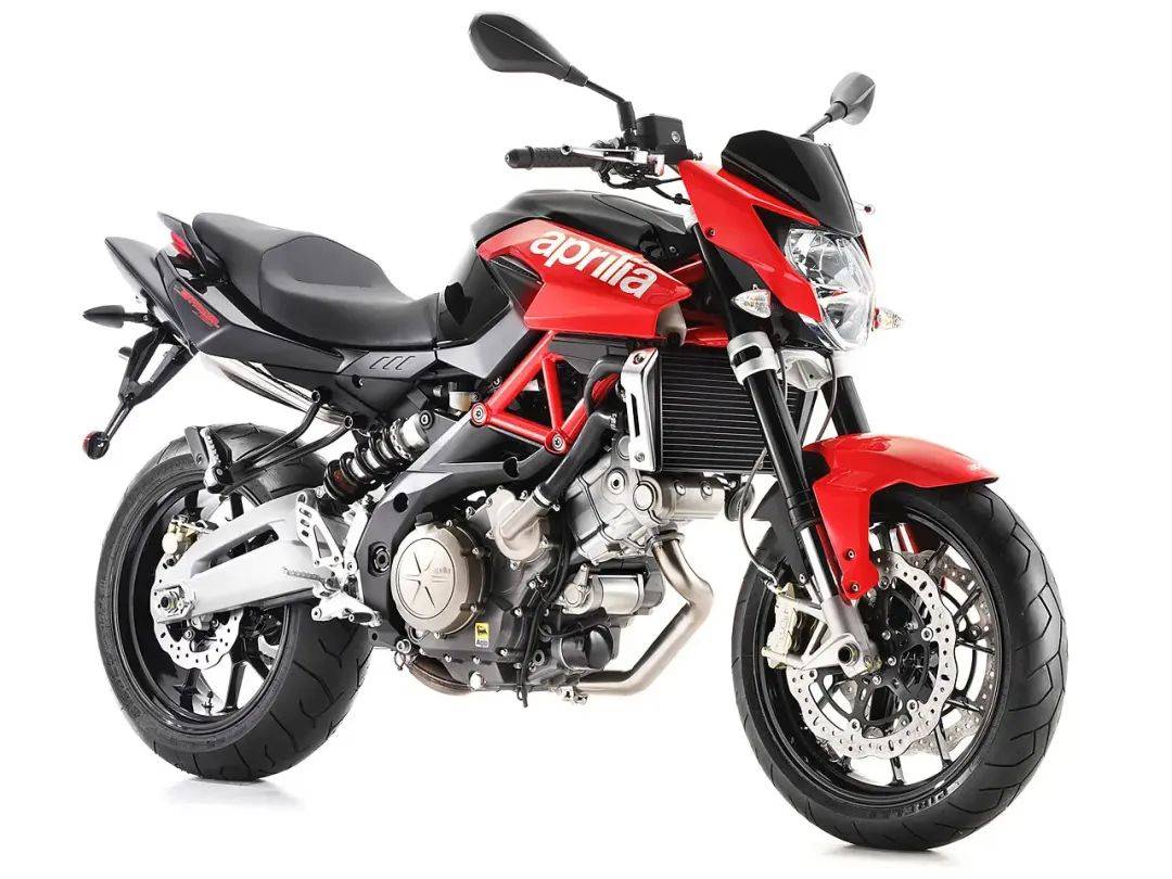 阿普利亚v缸900cc街车路试照曝光据说6万块